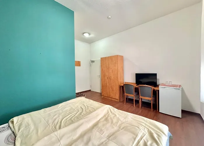 Ar Frankfurt 3* フランクフルト