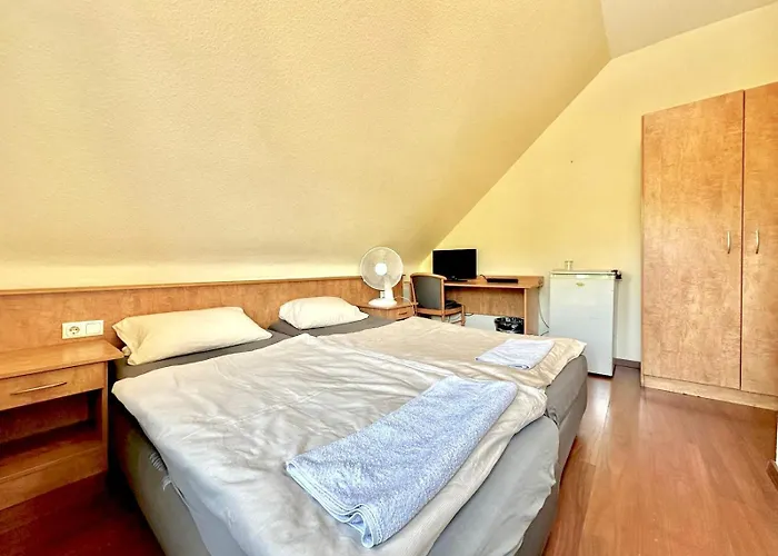 Ar Frankfurt 3* フランクフルト