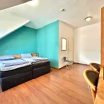 Ar Frankfurt Hotel 3*