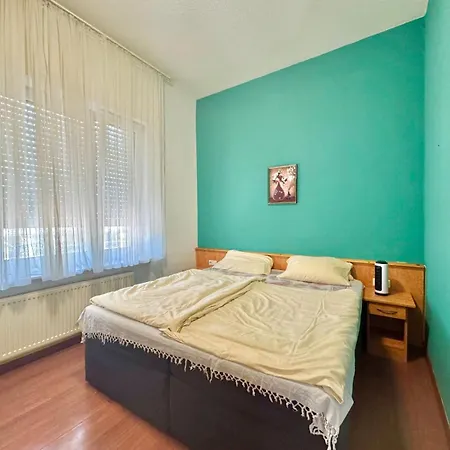 Ar Frankfurt Otel 3*