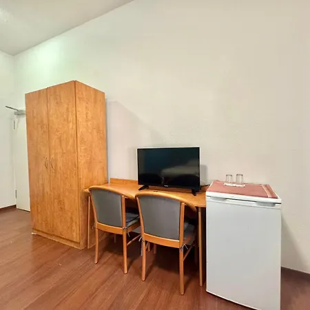 Ar Frankfurt 3*