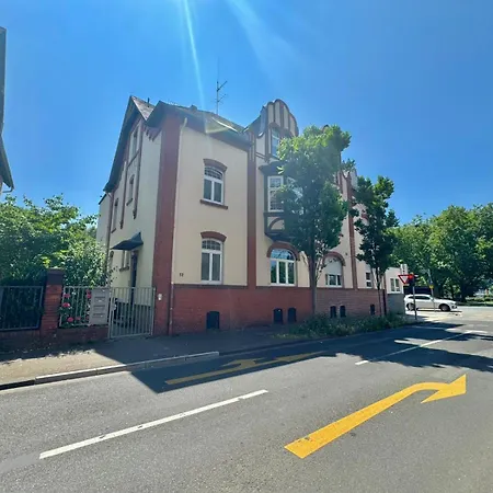 Ar Frankfurt 3*