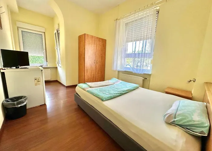 Ar Frankfurt Otel 3*